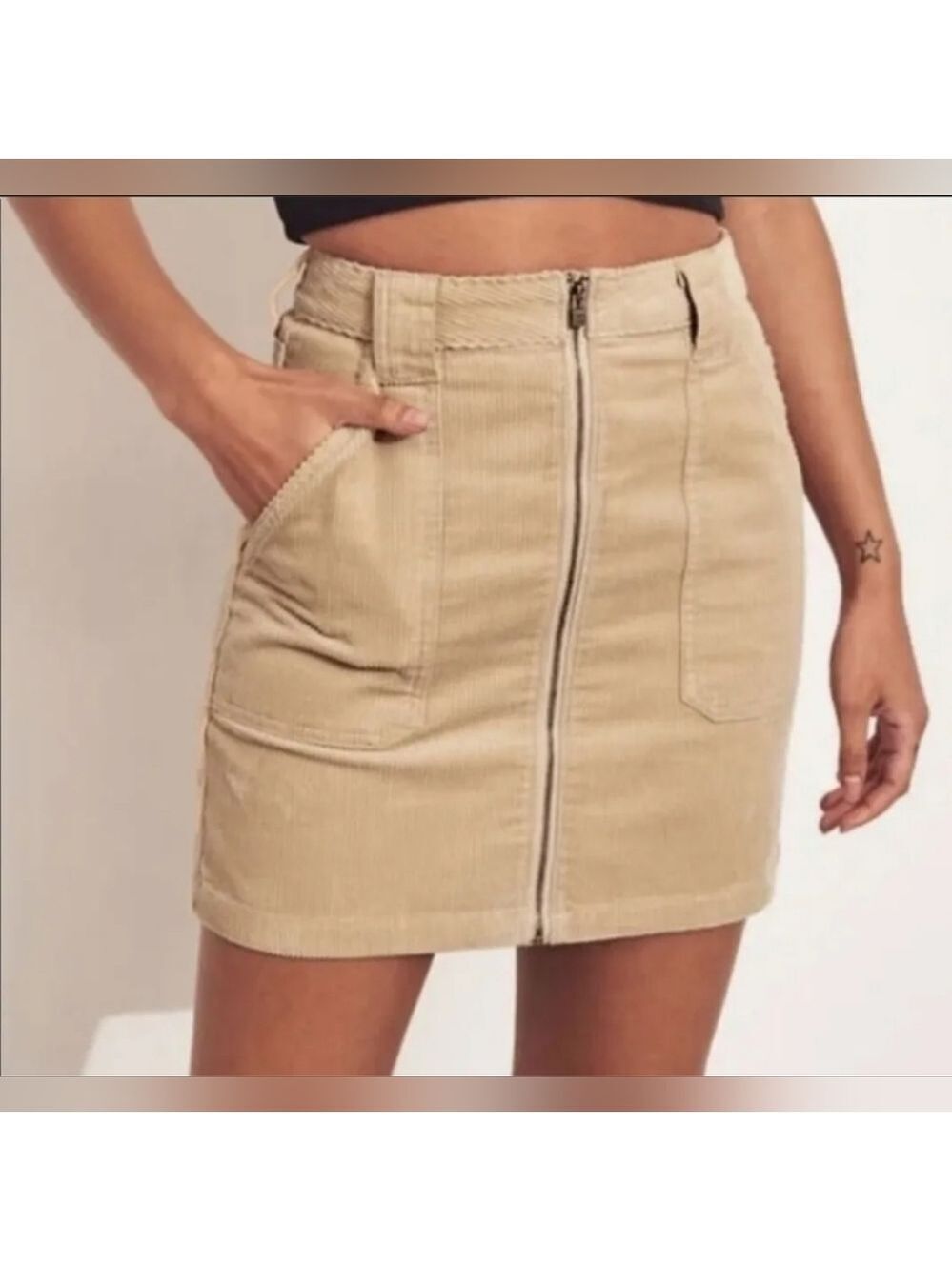 Hollister Women's Ultra High Rise Corduroy Skirt Size 3.